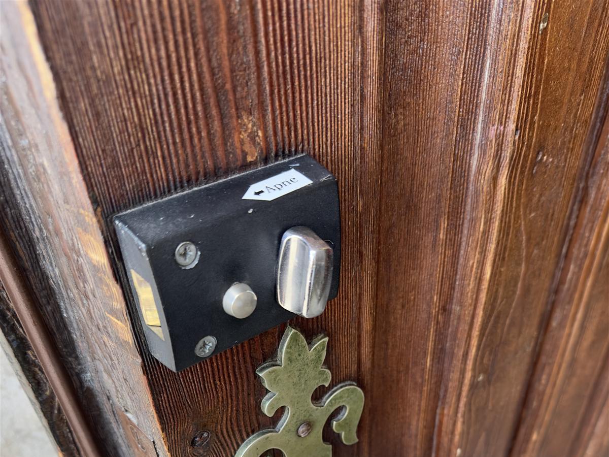Door lock and brass handle